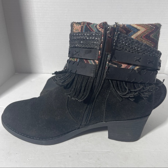Rue 21 black Fringe Belt Detail Ankle Boots Size 10 - Picture 6 of 8